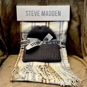 Ivory Gray   Steve Madden   Scarf and Hat set NWT